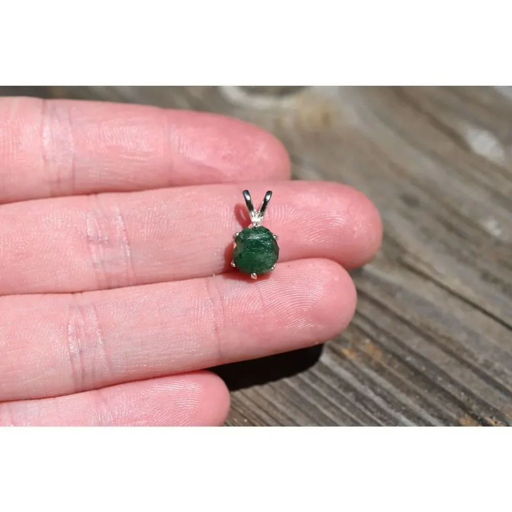 Aquamarine, Emerald pendant